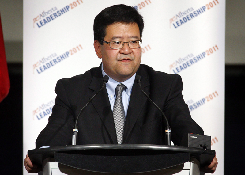Former Alberta envoy to U.S. Gary Mar takes early lead in Alberta Tory voting - image