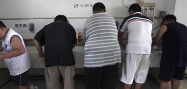 U.S. teens seeking weight-loss surgery have a startling number of health problems that used to be seen only in adults, according to a major government-funded study.