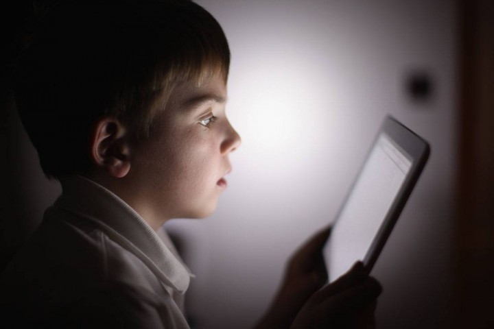 Federal government give 7.5 million dollars to Kids Help Phone to support mental health services.