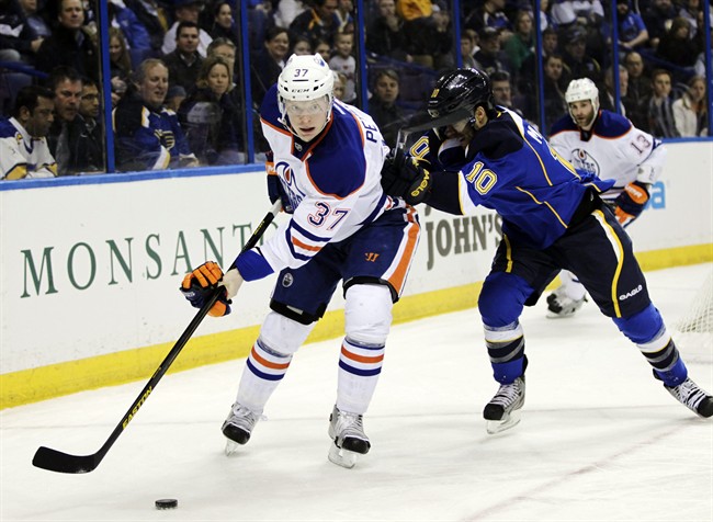 Khabibulin, Oilers blank Blues 3-0 - image