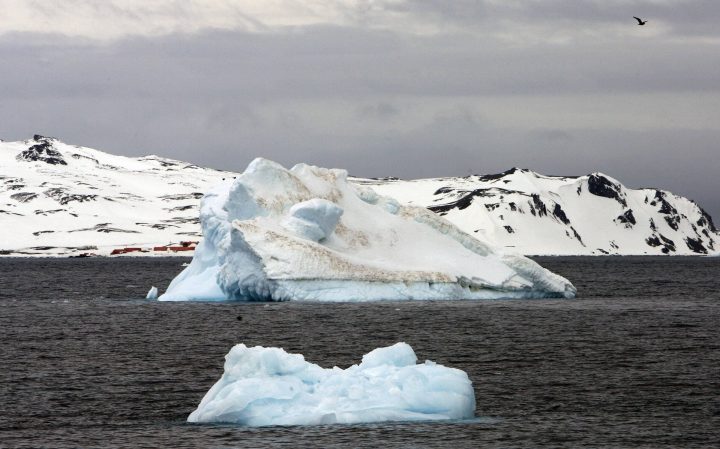 A researcher claims that the south polar winds are responsible for the increase in Antarctic sea ice despite an rise in global temperatures.