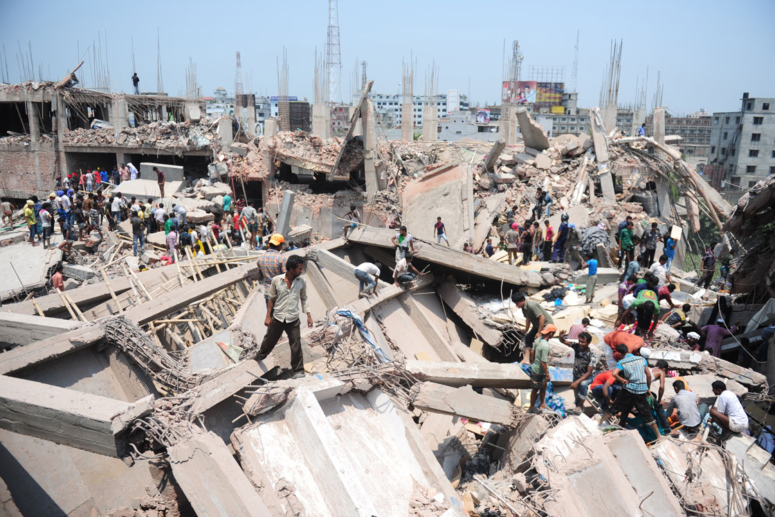 14 gut-wrenching photos from Bangladesh building collapse - image