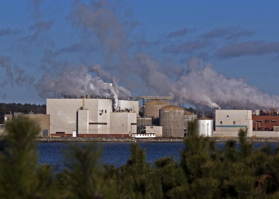 The New Brunswick government is offering a repayable loan of up to $35 million to the new owners of paper and lumber mills in Edmundston, Plaster Rock and Madawaska, Maine.