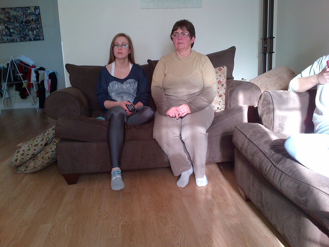 The teen, who had been watching the marathon all day to check on her mom’s status, found herself glued to the TV and trying desperately to reach her mother.