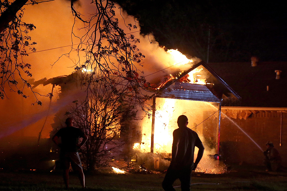 8 powerful images from the Texas fertilizer plant explosion - image