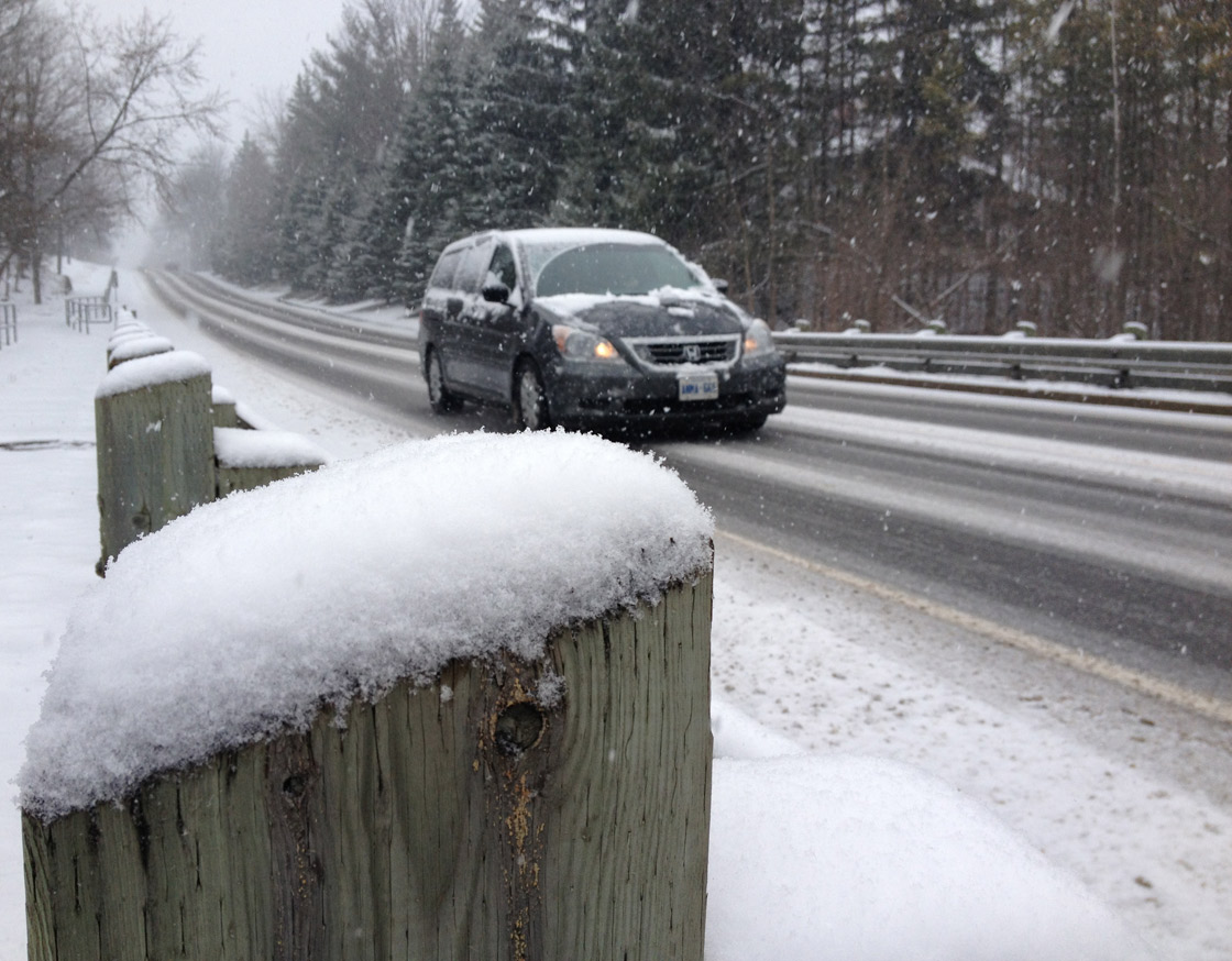 Residents in the Greater Toronto Area (GTA) can expect a slower commute Monday morning after snow made its way into the area overnight.