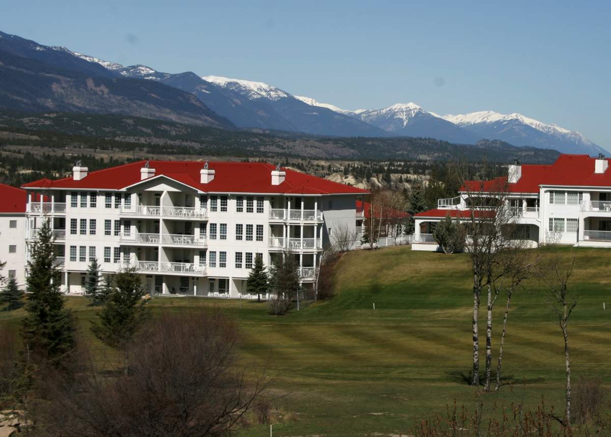Selling a timeshare? Watch out for phony resellers - image