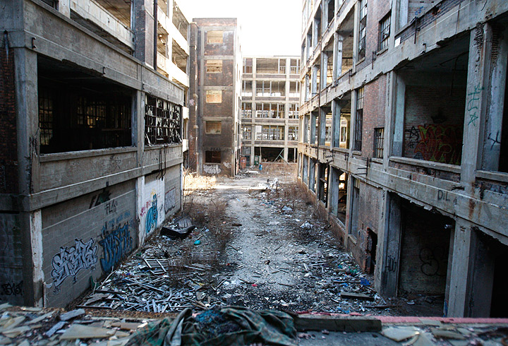 Haunting images of Detroit’s abandoned buildings - image