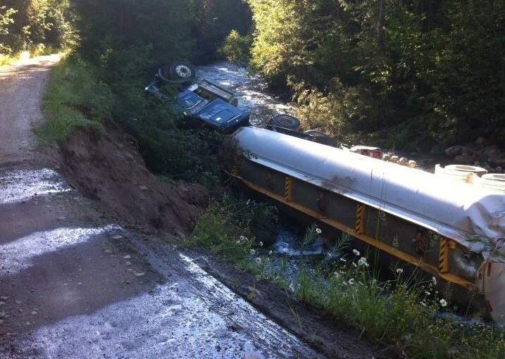 Residents have been warned not to drink or use water after a tanker crashed into Lemon Creek, spilling 35,000 litres of fuel into the waterway. Twitter/ @TheRegalDiner.