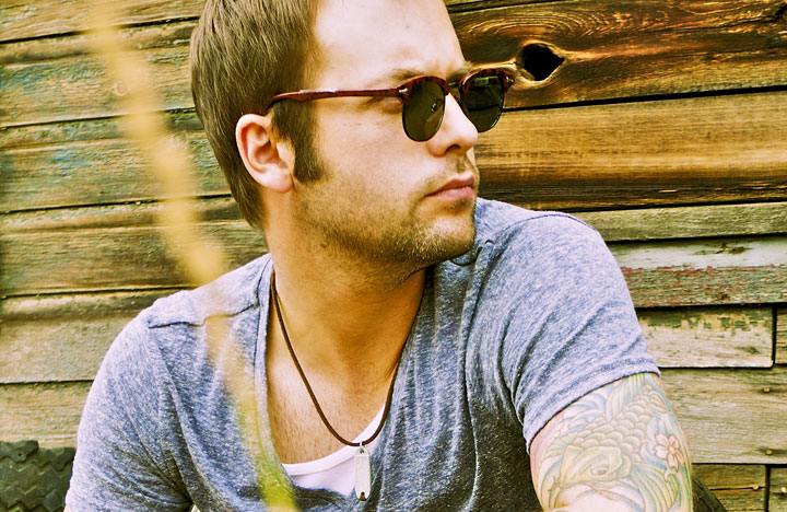 Country singer Dallas Smith.