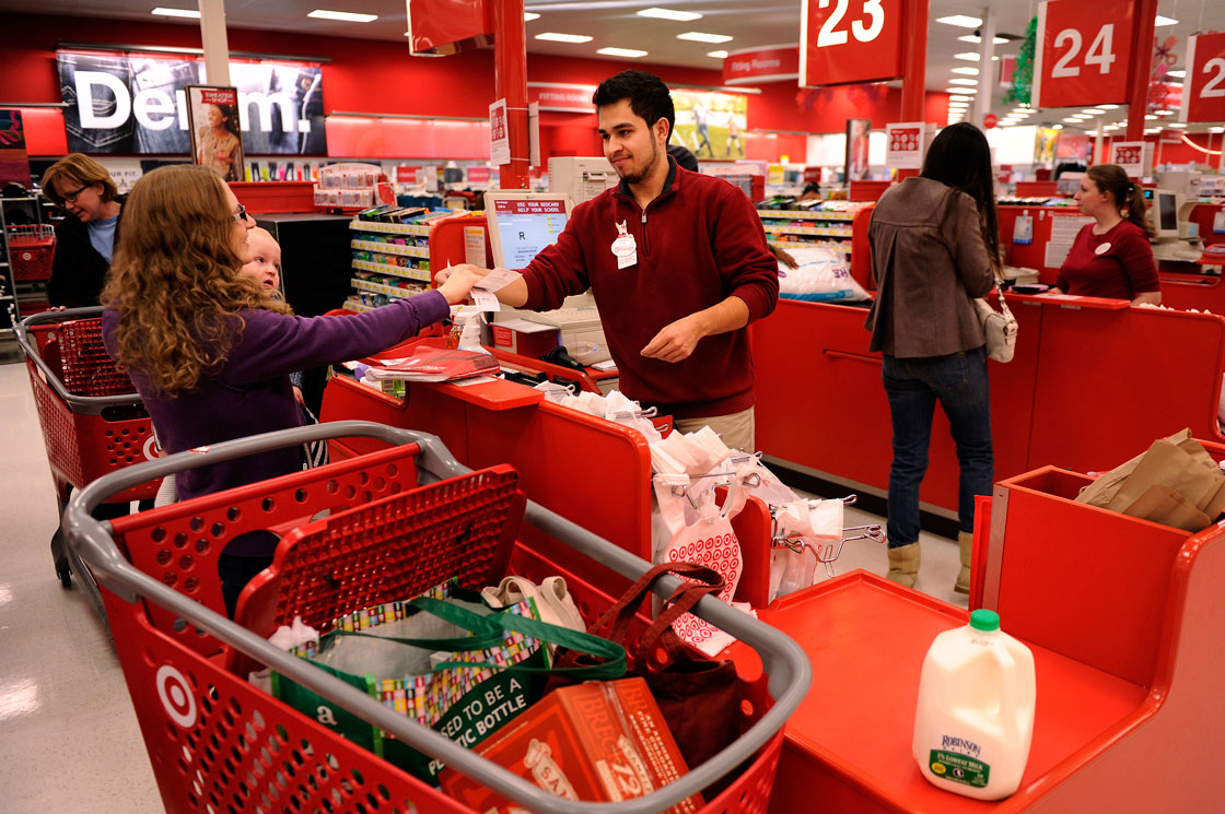 Holiday seasonal workers in much of Canada and the U.S. can expect higher paycheques this year.