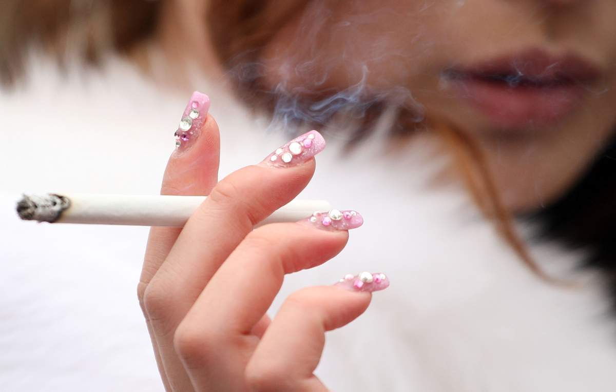 Health groups want Saskatchewan to enforce law against selling teens tobacco - image