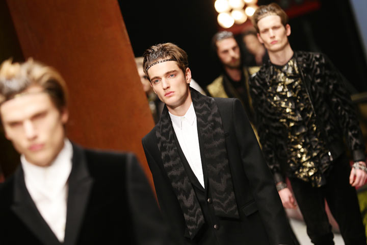 Models walk the runway during the Roberto Cavalli show as a part of Milan Fashion Week Menswear Autumn/Winter 2014 on January 14, 2014 in Milan, Italy. (Photo by Vittorio Zunino Celotto/Getty Images)