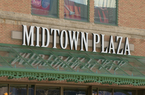 Security officers were bear sprayed outside Midtown Plaza mall by two suspects in Saskatoon.
