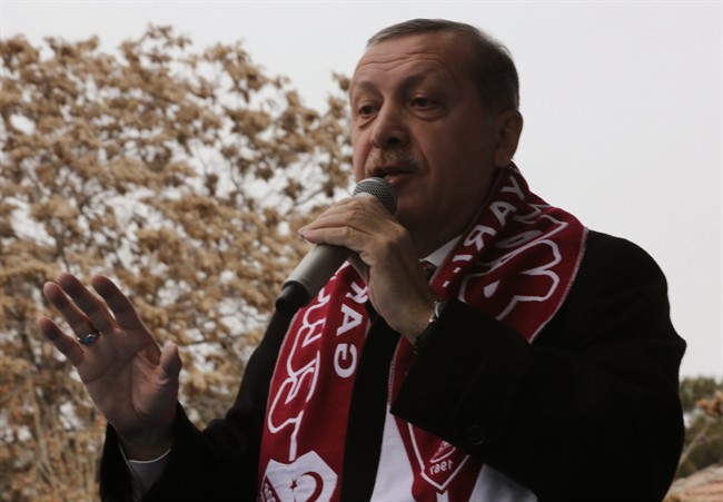 Turkish PM threatens to ban Facebook YouTube
