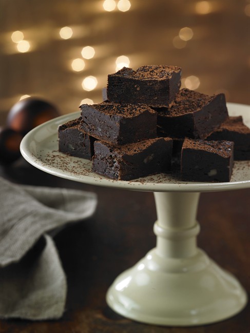 Recipe: Bleu D'Elizabeth cheese, dark chocolate and date bites