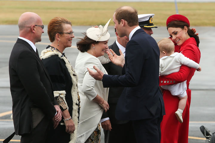 Watch: Kate’s near wardrobe malfunction arriving in New Zealand - image