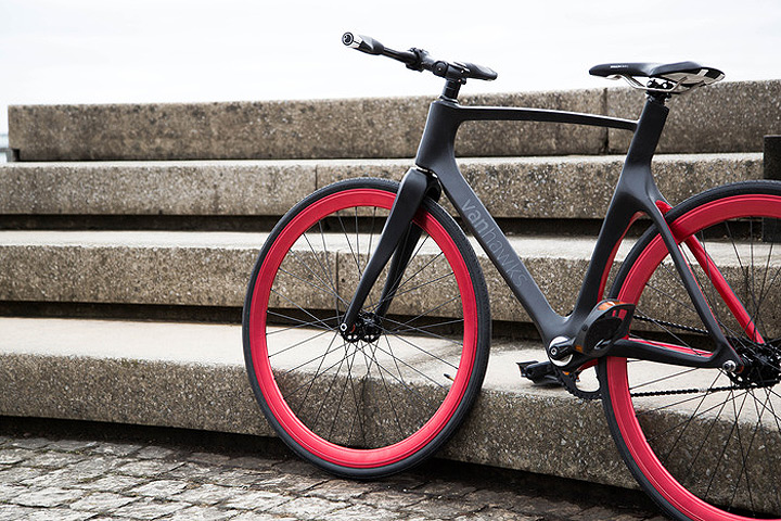 Vanhawks Valour | First ever connected carbon fibre bicycle
