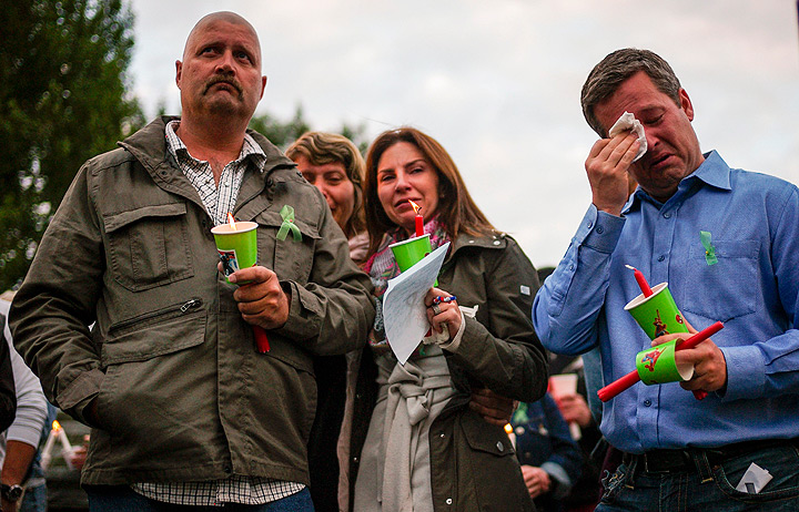 Vigil held for missing Calgary family