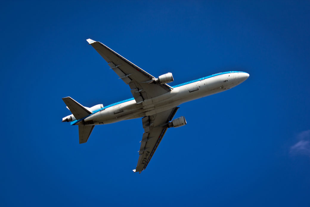 It's not entirely clear who issues advisories to airlines about potential danger zones.