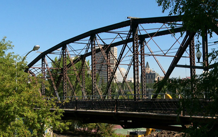 The City of Saskatoon issues request for qualifications to find private sector partner to build new bridges.