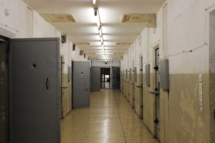The hallway of the new building in Hohenschönhausen.