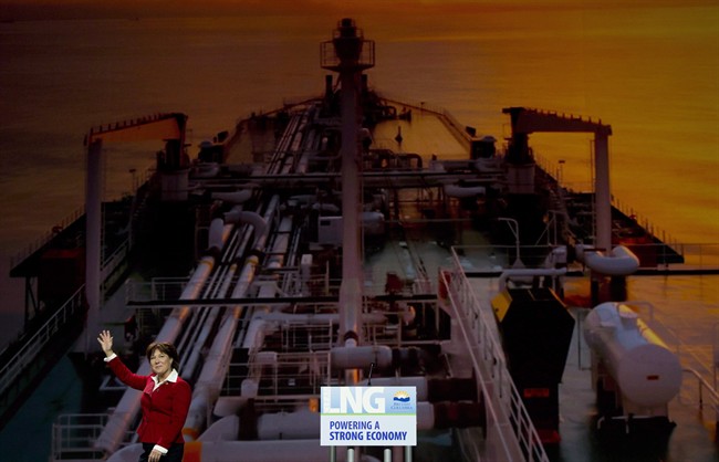 FILE PHOTO: British Columbia Premier Christy Clark waves at a LNG conference in Vancouver, on May, 21, 2014.
