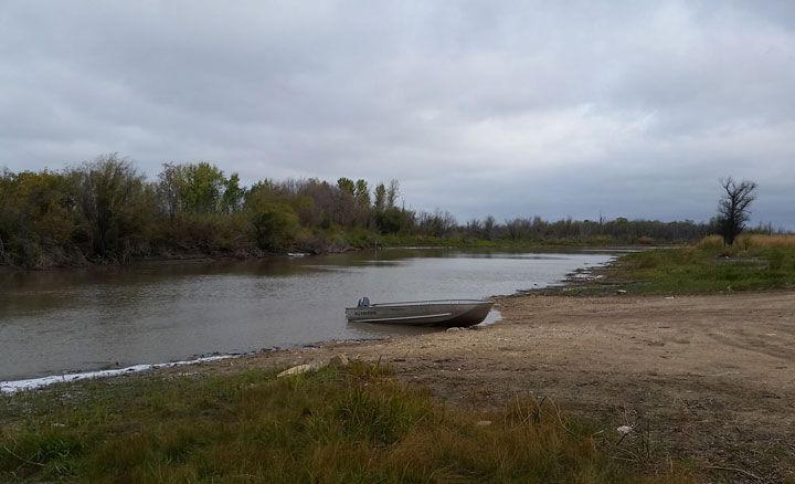 Missing hunter found on island in northern Saskatchewan after boat breaks down on hunting trip.