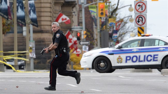 No order asking soldiers not to wear military uniforms at CFB Esquimalt - image