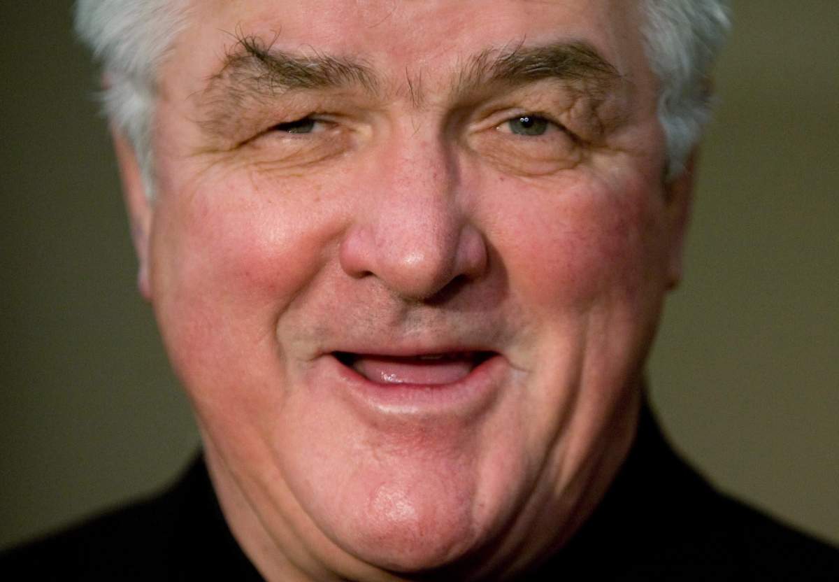Legendary coach Pat Quinn speaks to the media in Ottawa on Jan. 1, 2009. 