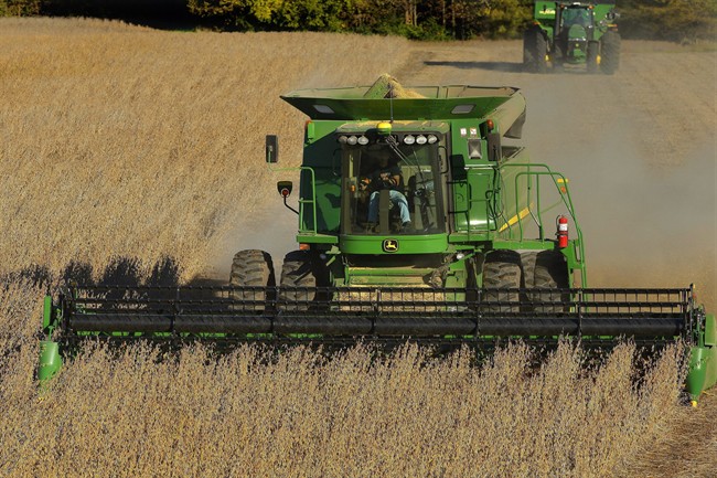 Saskatchewan producers looking for dry, warm weather so they can get back in the field to harvest the 2015 crop.