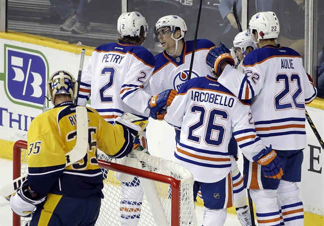 Predators score 3 in 1st, hang on for 3-2 win over Oilers - image