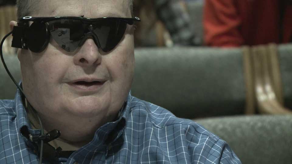 Man sees wife for first time in over a decade with bionic eye