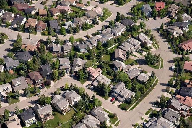 The CMHC reports monthly mortgage payment for new loans is up 4.6%.