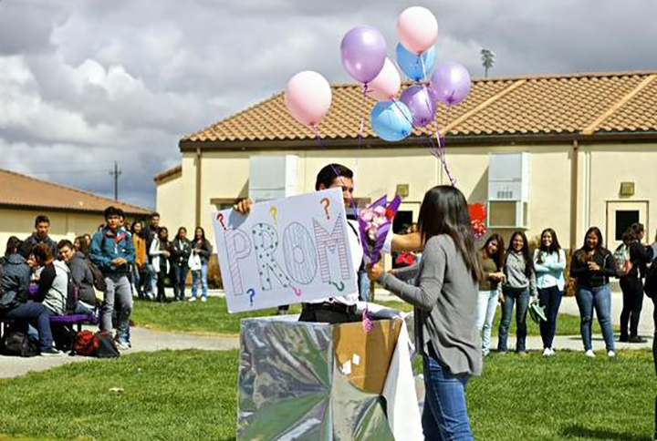Twitter user @stephboss posted this promposal photo last week.