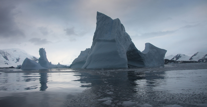 The 2015 Antarctic sea ice extent was the 16th highest on record.