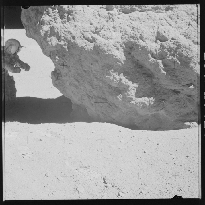 Apollo 16 experiments