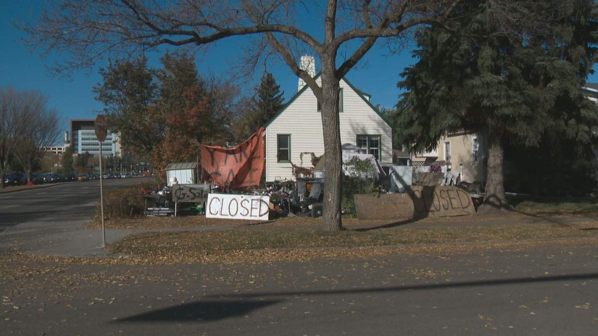 Despite objections from neighbours, a long-running yard sale is clinging to life in Edmonton’s McKernan neighbourhood.