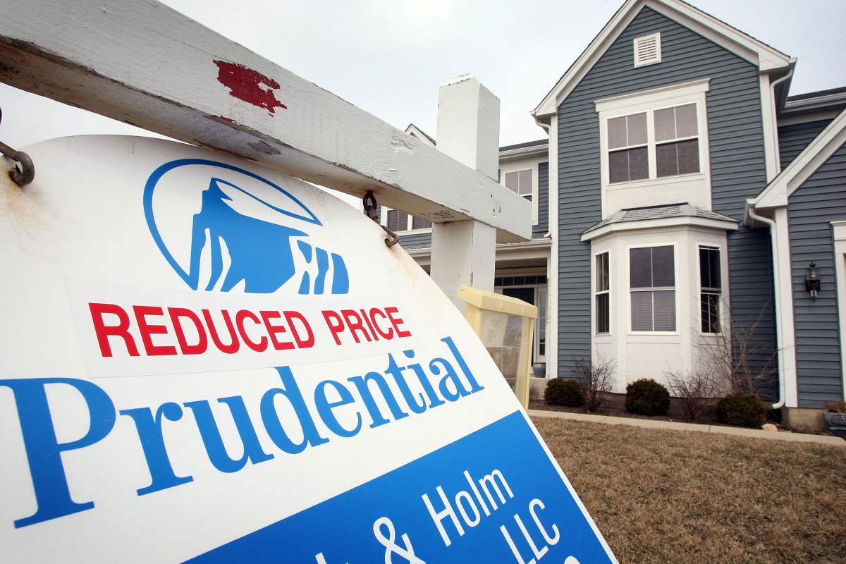 Roughly one in 10 homeowners in their 20s and 30s would be “underwater” or owe more on their mortgage than their property is worth: report. 