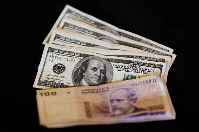 A robbery victim had a wallet loaded with a dollar.