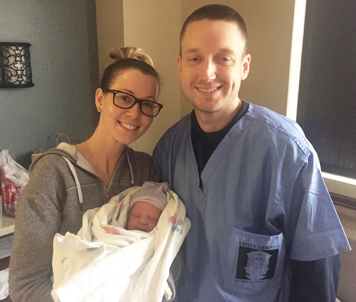 54-year-old Texas woman gives birth to own granddaughter as a surrogate - image