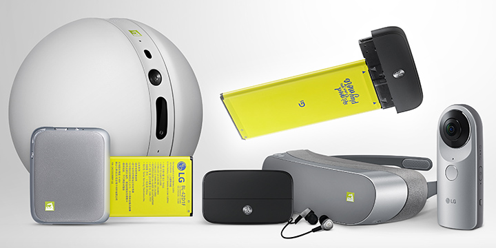 LG G5 with Friends accessories from left: the LG Rolling Bot, LG Cam Plus, H3 buds, LG HiFi Plus, LG 360 VR LG 360 Cam
