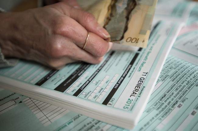 Here are some taxpayer tips for Saskatchewan residents ahead of the April 30 deadline for filing your 2016 income tax return.