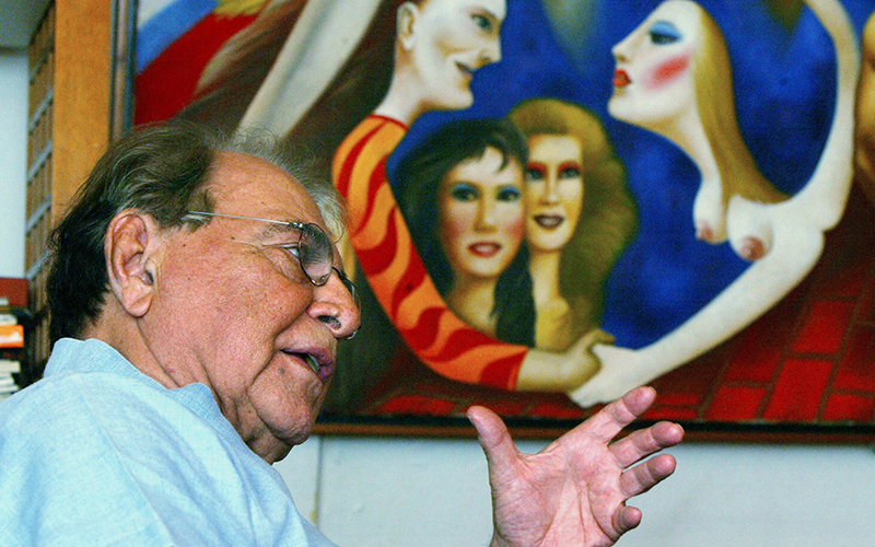 Brazilian plastic surgeon Ivo Pitanguy speaks during an interview in Rio de Janeiro, 14 October 2003.