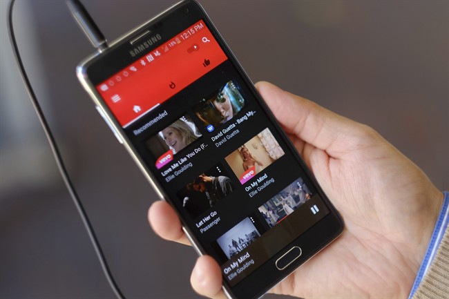 As the CRTC alters its own regulations on minimum upload and download speeds, advocacy groups are calling on the commission to improve Canadians' access to faster internet.