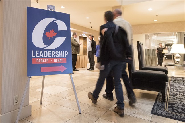 People make their way to the Conservative leadership debate in Saskatoon, Wednesday, November 9, 2016. 