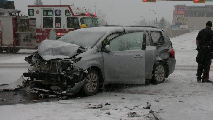 Crash in snowy conditions on Anderson Rd SE Calgary – Dec 4, 2016
