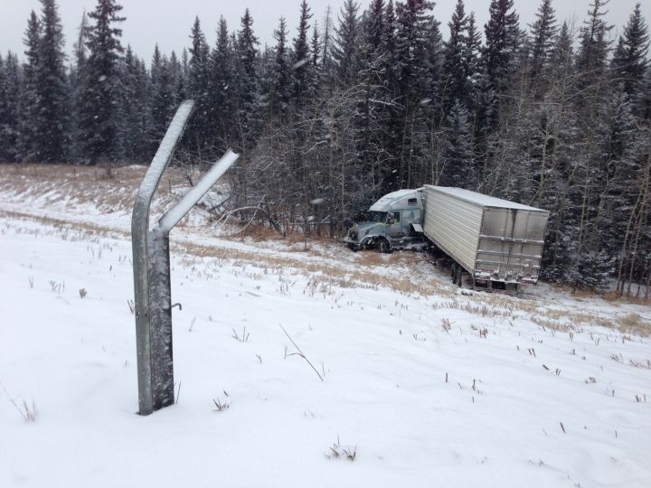 Weather to blame for 30-40 vehicles in the ditch west of Calgary: RCMP - image