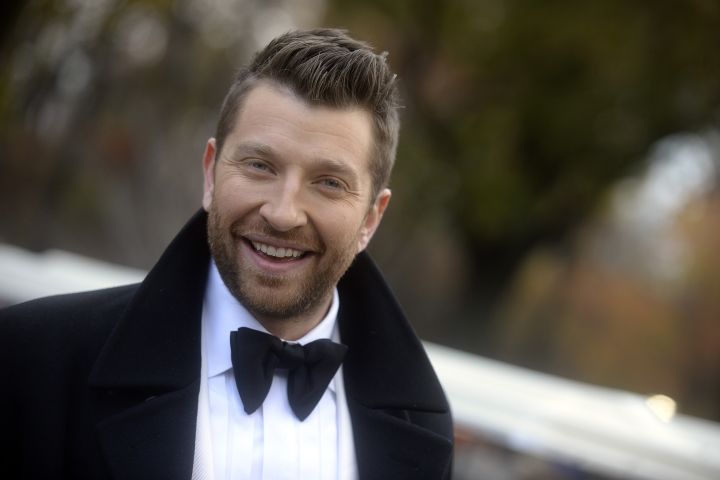 Singer Brett Eldredge attends Build Series to discuss his new album 'Glow' at AOL HQ on December 9, 2016 in New York City.