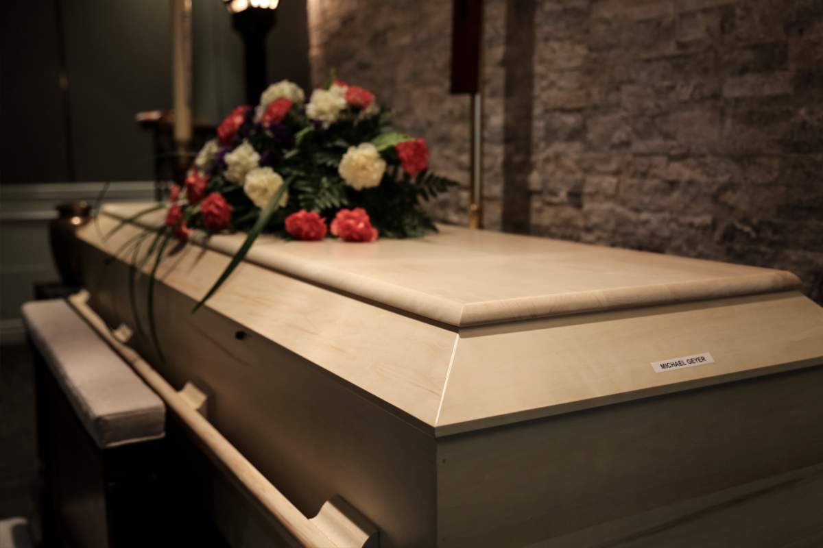 The NDP continues to criticize the Saskatchewan Party government for cutting funding for funeral services for those on social assistance.